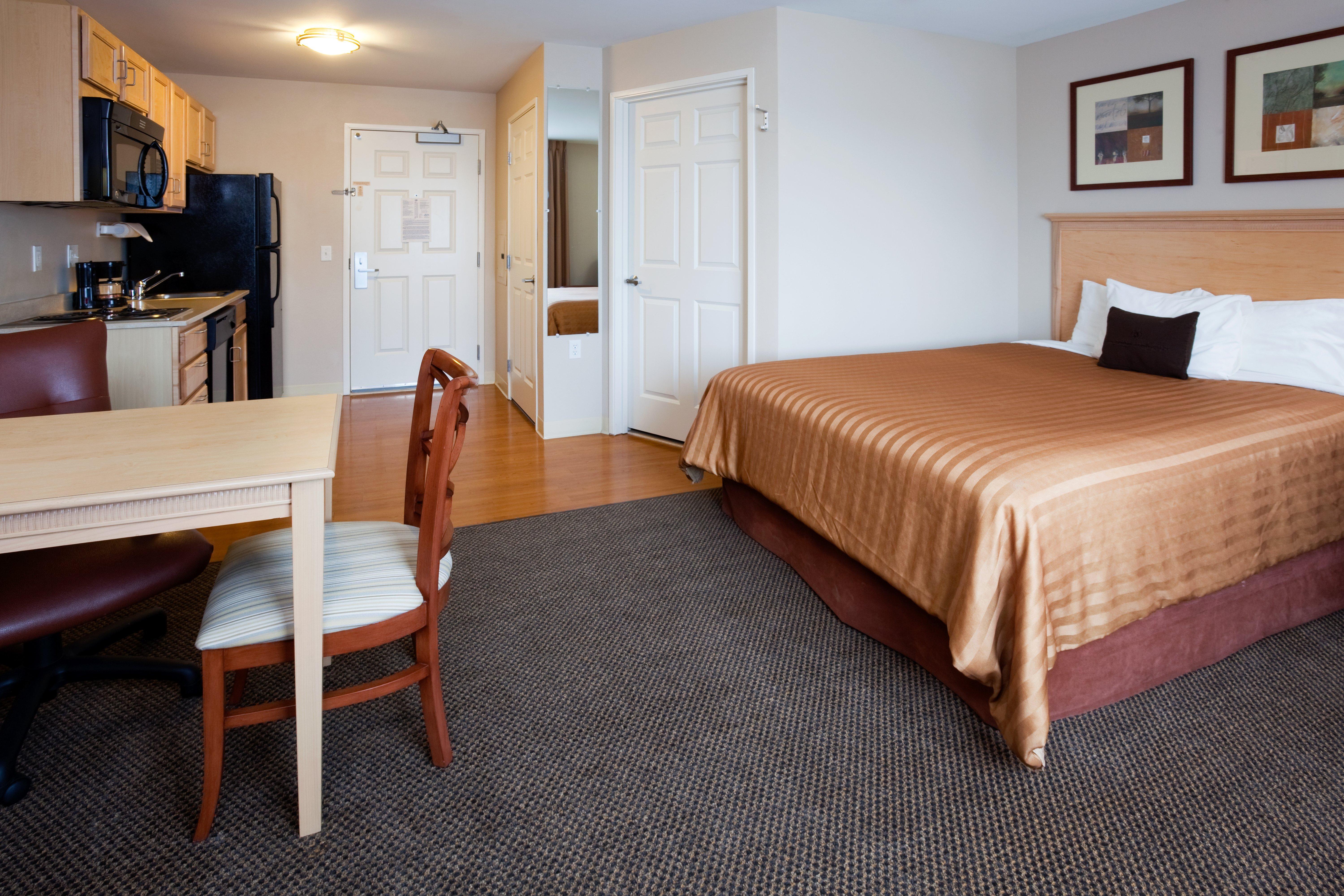 Candlewood Suites Milwaukee Brown Deer, An Ihg Hotel Exterior photo